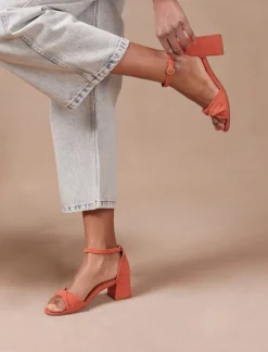 Femme Pied de Biche Mae